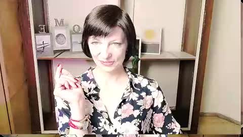 Snapshot of angelinalov_ chatting on June 19, 9:35 am Angelina online show from June 19, 9:35 am