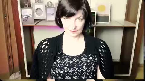 Snapshot of angelinalov_ chatting on July 12, 6:37 am Angelina online show from July 12, 6:37 am