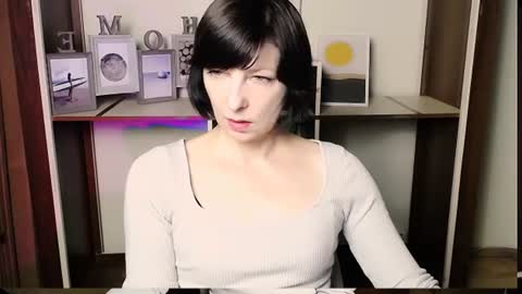 Snapshot of angelinalov_ chatting on July 20, 7:22 am Angelina online show from July 20, 7:22 am