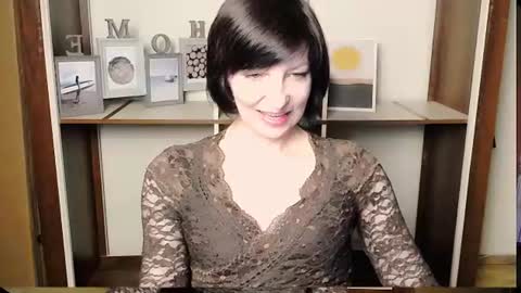 Snapshot of angelinalov_ chatting on July 22, 7:44 am Angelina online show from July 22, 7:44 am