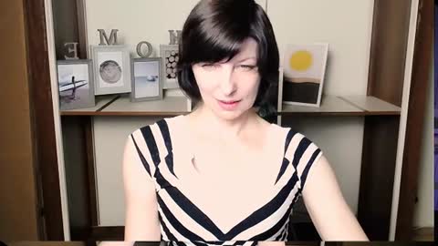 Snapshot of angelinalov_ chatting on July 28, 12:48 pm Angelina online show from July 28, 12:48 pm
