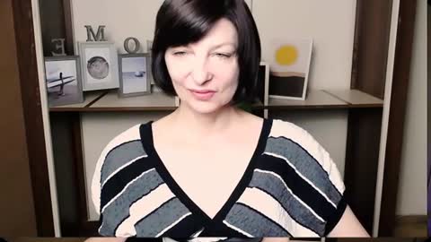 Snapshot of angelinalov_ chatting on July 31, 7:19 am Angelina online show from July 31, 7:19 am