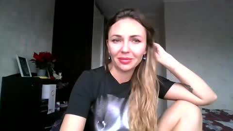 angelinalove28 online show from November 27, 7:43 am