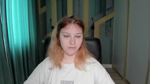 AngelinaLow online show from April 30, 11:27 am