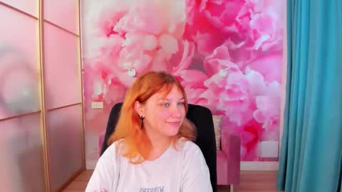 AngelinaLow online show from May 2, 5:45 am
