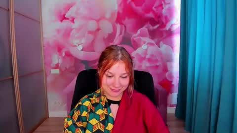 Snapshot of angelinalow chatting on May 9, 11:26 am AngelinaLow online show from May 9, 11:26 am