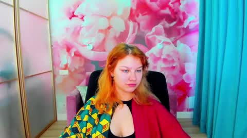 Snapshot of angelinalow chatting on May 10, 5:45 am AngelinaLow online show from May 10, 5:45 am