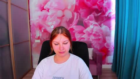 Snapshot of angelinalow chatting on May 15, 11:28 am AngelinaLow online show from May 15, 11:28 am