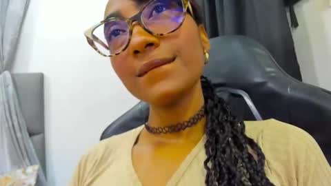 Snapshot of angelinamurphy chatting on May 16, 3:47 am AngelinaMurphy online show from May 16, 3:47 am