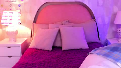 Snapshot of angeline__cute chatting on May 9, 12:21 pm angeline online show from May 9, 12:21 pm
