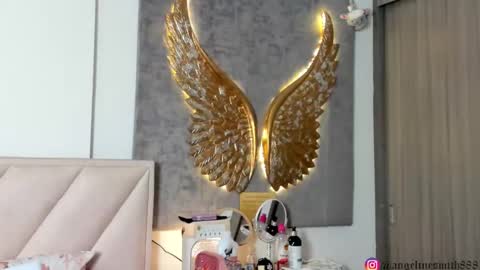 Angeline Smith  online show from February 3, 4:32 am