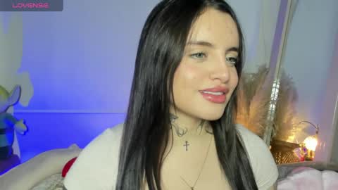 Angeline Smith  online show from June 6, 1:32 am