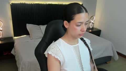 angeline_davies online show from October 28, 3:43 am