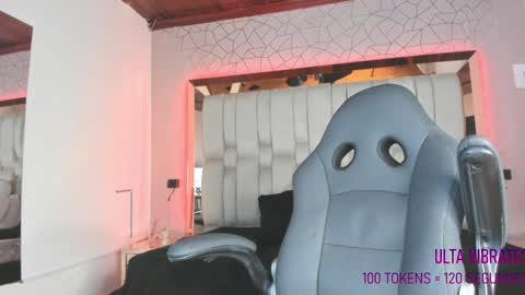 Snapshot of angelineheet chatting on December 11, 9:52 am Angeline Heet online show from December 11, 9:52 am