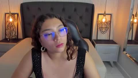 ANGELINE online show from February 24, 8:29 pm