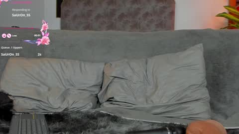 angelinepossy online show from December 14, 2:23 am