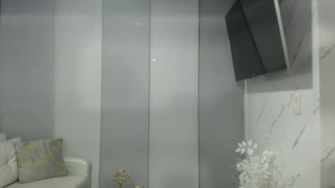 Snapshot of angelinna_12 chatting on May 20, 5:02 am angelinna_12 online show from May 20, 5:02 am