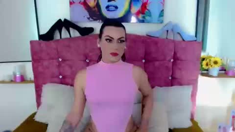 Snapshot of angelispg chatting on October 15, 4:01 am Angelis online show from October 15, 4:01 am