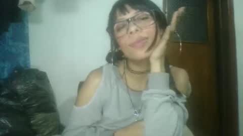 Snapshot of angelita_33 chatting on October 17, 11:40 pm angelita_33 online show from October 17, 11:40 pm