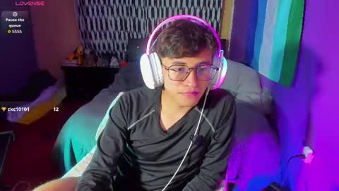 Snapshot of angelito18_twink chatting on June 11, 2:53 am Angel online show from June 11, 2:53 am