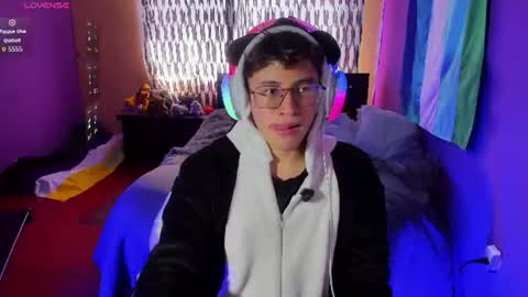 Snapshot of angelito18_twink chatting on June 11, 5:55 pm Angel online show from June 11, 5:55 pm
