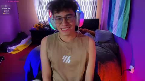 Snapshot of angelito18_twink chatting on June 12, 6:51 pm Angel online show from June 12, 6:51 pm