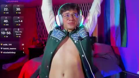Snapshot of angelito18_twink chatting on June 13, 6:55 am Angel online show from June 13, 6:55 am