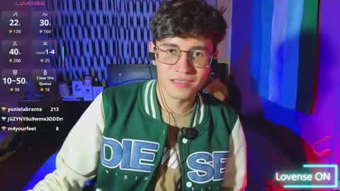 Snapshot of angelito18_twink chatting on June 22, 3:25 am Angel online show from June 22, 3:25 am