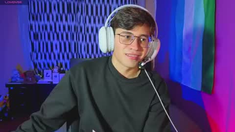 Snapshot of angelito18_twink chatting on June 24, 1:37 am Angel online show from June 24, 1:37 am