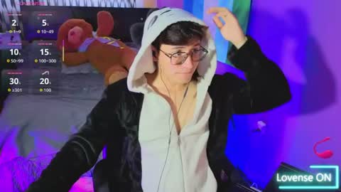 Snapshot of angelito18_twink chatting on July 6, 1:52 pm Angel online show from July 6, 1:52 pm