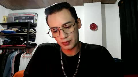 angelitoguerra2024 online show from March 18, 1:42 am
