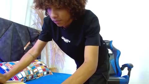 Angel online show from November 13, 8:41 pm