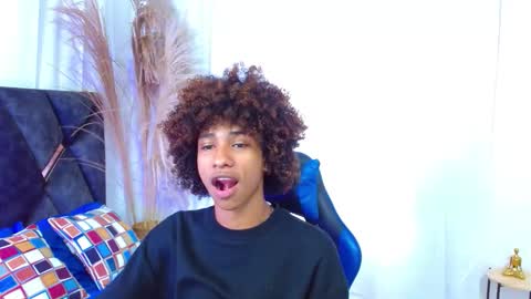 Angel online show from November 24, 8:30 pm