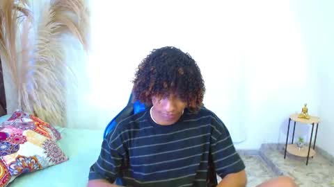 Snapshot of angell18_ chatting on May 7, 9:09 pm Angel online show from May 7, 9:09 pm