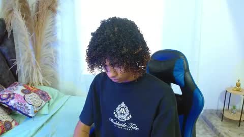 Snapshot of angell18_ chatting on May 14, 8:59 pm Angel online show from May 14, 8:59 pm