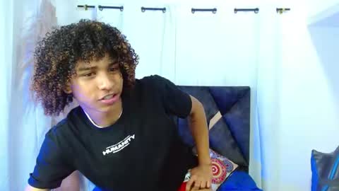 Snapshot of angell18_ chatting on June 11, 9:24 pm Angel online show from June 11, 9:24 pm