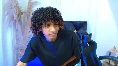 Snapshot of angell18_ chatting on June 13, 8:40 pm Angel online show from June 13, 8:40 pm