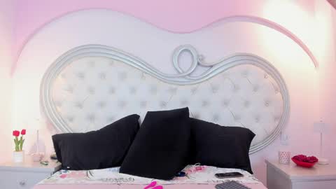 Snapshot of angell_fire chatting on May 15, 11:28 am Angell online show from May 15, 11:28 am