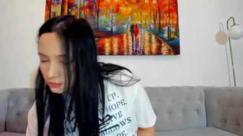 Snapshot of angell_sky_ chatting on June 13, 7:23 pm Anne online show from June 13, 7:23 pm