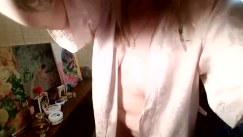 Snapshot of angelleah chatting on June 24, 5:45 pm angelleah online show from June 24, 5:45 pm