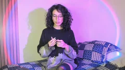 Snapshot of angellike_doll chatting on May 6, 9:03 am Angellike online show from May 6, 9:03 am