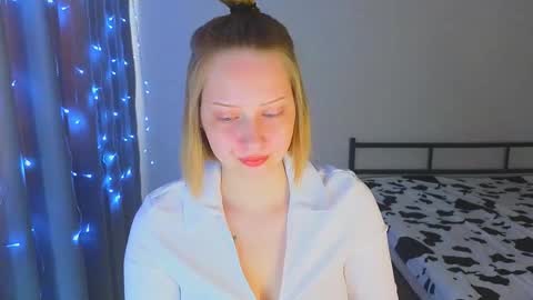 Cutie online show from December 1, 3:22 am