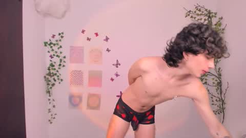 Snapshot of angelo_duarte chatting on September 18, 6:32 pm Angel online show from September 18, 6:32 pm