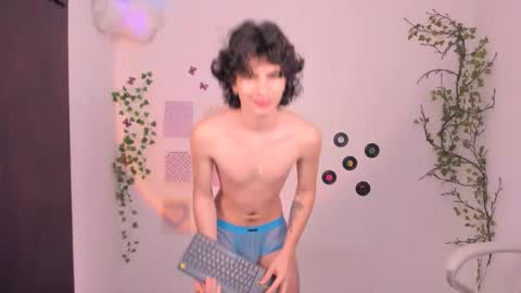 Snapshot of angelo_duarte chatting on September 24, 6:11 pm Angel online show from September 24, 6:11 pm