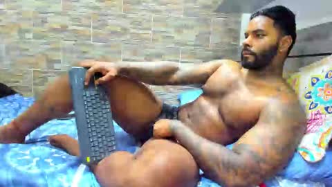 angelo_evans33 online show from March 18, 12:36 am