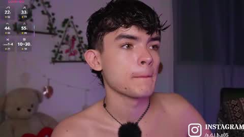 Snapshot of angelocute_ chatting on August 10, 3:43 am Angelo I work from home this is my room online show from August 10, 3:43 am