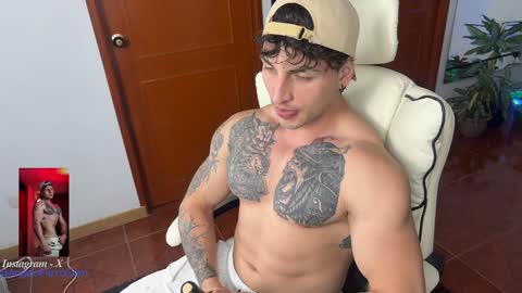 Snapshot of angeloferro1 chatting on December 8, 9:57 am Angelo Ferro online show from December 8, 9:57 am