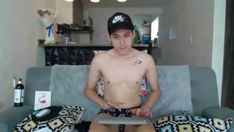 Snapshot of angelogalvani chatting on May 28, 7:11 pm AngeloGalvani online show from May 28, 7:11 pm