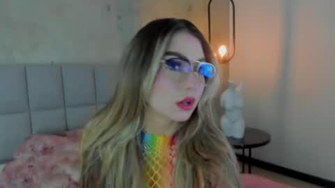 Snapshot of angelrose2323 chatting on July 10, 9:17 pm angelrose2323 online show from July 10, 9:17 pm