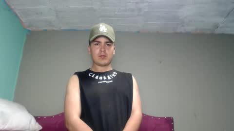 Snapshot of angels_0001 chatting on June 3, 2:58 am angels_0001 online show from June 3, 2:58 am
